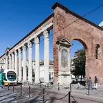 Duomo Views, Light, Jungle-inspired With Terrace * Mailand
