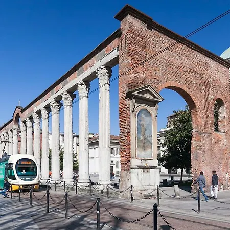 Duomo Views, Light, Jungle-inspired With Terrace * Mailand