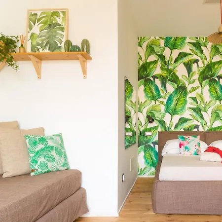 Duomo Views, Light, Jungle-inspired With Terrace Apartment *